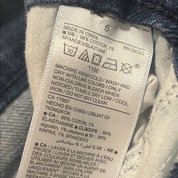 Old Navy Midnight Blue Ripped Cropped Jeans - Picture 4 of 5